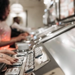 Синтез игровых технологий в современных слот-играх